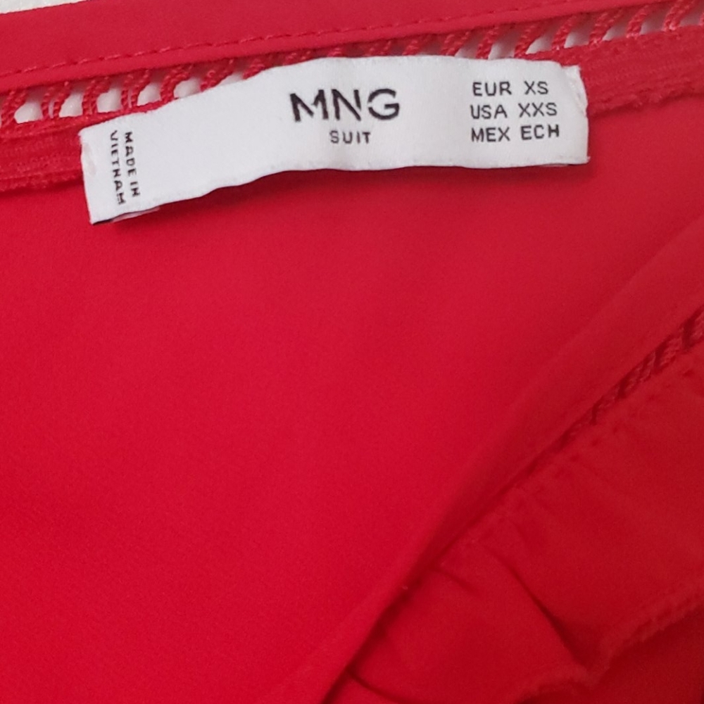 Red blouse - Picture 3 of 4